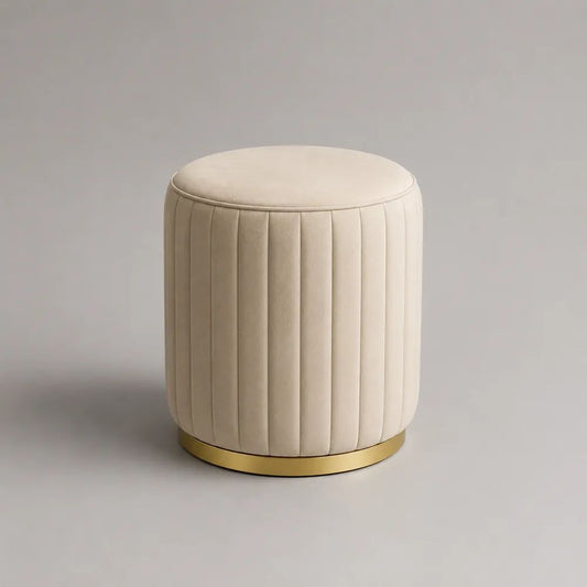 Pouf repose-pieds rond en velours crème avec base en acier doré, 45 × 48 cm