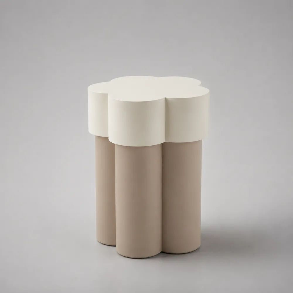 Table d'appoint en MDF en forme de fleur, blanc cassé et beige taupe, 40 × 40 × 55 cm